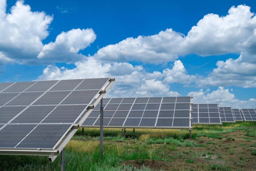 Ile prądu produkuje solar w polskich warunkach?